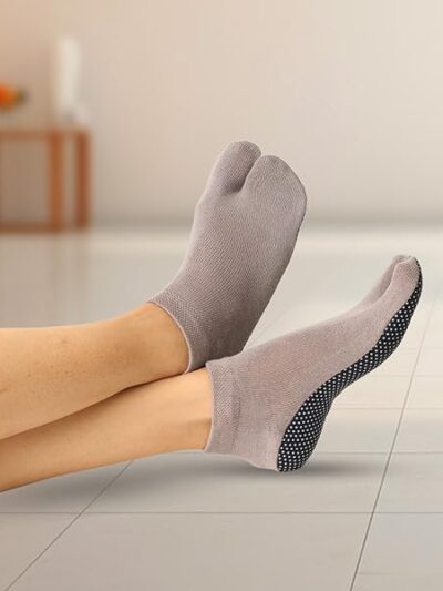 Women Anti-skid Sponge Bottom Footcover (Pack of 5)